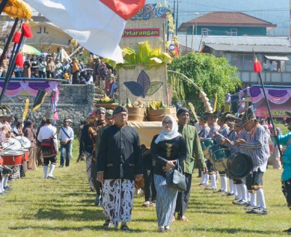 Berharap Panen Sukses Melalui Tradisi Ruwat Rigen di Kecamatan Kledung (Foto: TemanggungKab.go.id)