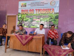 Ketua DPC APTI Temanggung berdialog bersama Baleg DPR RI