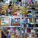 Rokok Eceran Dilarang, Bagaimana Penegakan Aturannya?