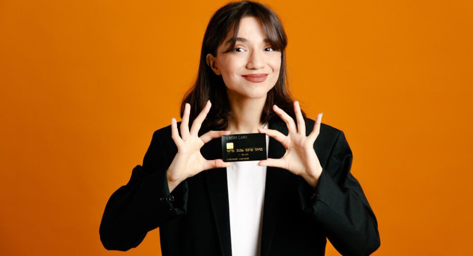 Kartu kredit bukan sekadar alat pembayaran; ia adalah kunci yang membuka berbagai keuntungan eksklusif