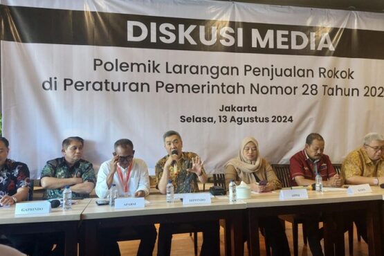 Konfrensi Pers polemik penolakan PP Kesehatan 2024