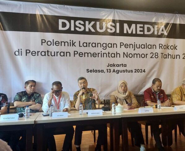 Konfrensi Pers polemik penolakan PP Kesehatan 2024